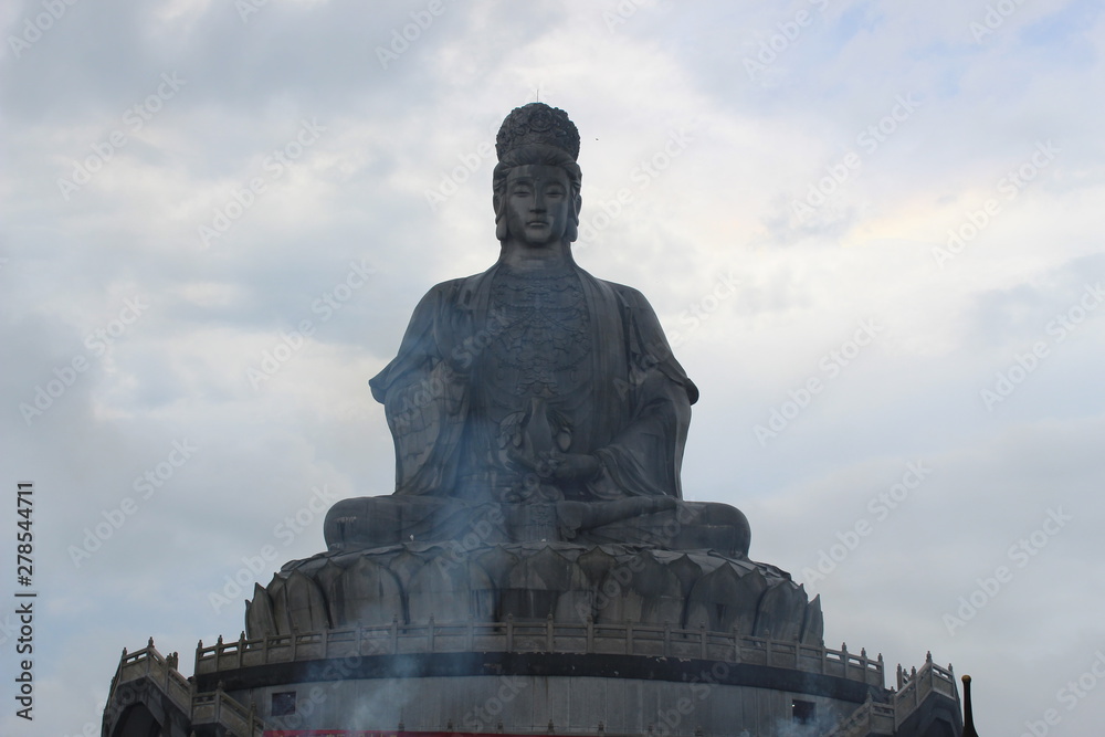 Fototapeta premium statue of buddha
