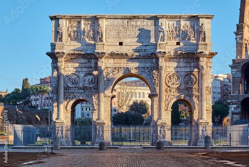 Arch of Constantine (Arco di Costantino) in Rome, Italy photo
