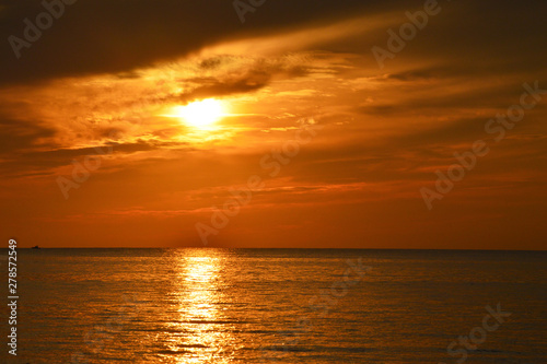 Un tramonto dorato © APR