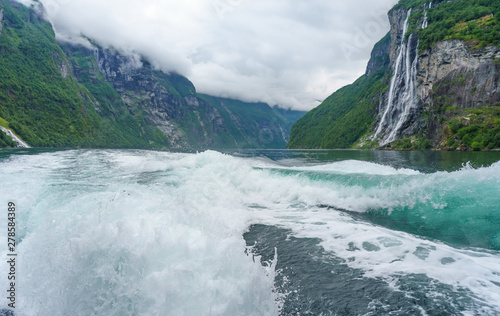 Mit dem Boot auf dem Geirangerfjord