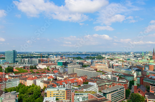 Fototapeta Naklejka Na Ścianę i Meble -  cityscape of Hamburg from the famous tower Michaelis