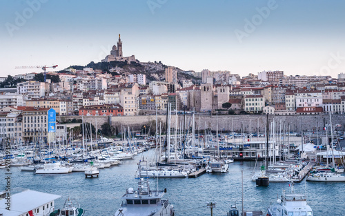 Vista panorámica del centro histórico de Marsella, Francia photo