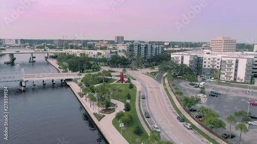 Wallpaper Mural Aerial of the Hillsborough river and freeway traffic in Tampa. Florida, USA Torontodigital.ca