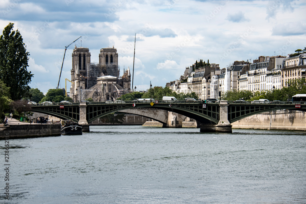 Notre Dame , París