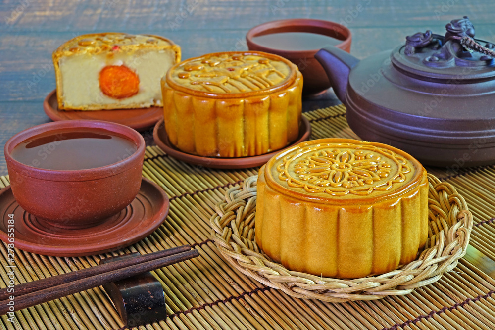 Bánh trung thu mid autumn moon cake độc đáo Bánh trung thu mid autumn moon cake độc đáo