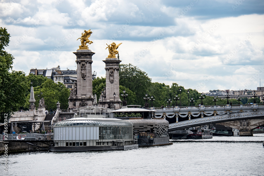 Puente Alexander III,Paris