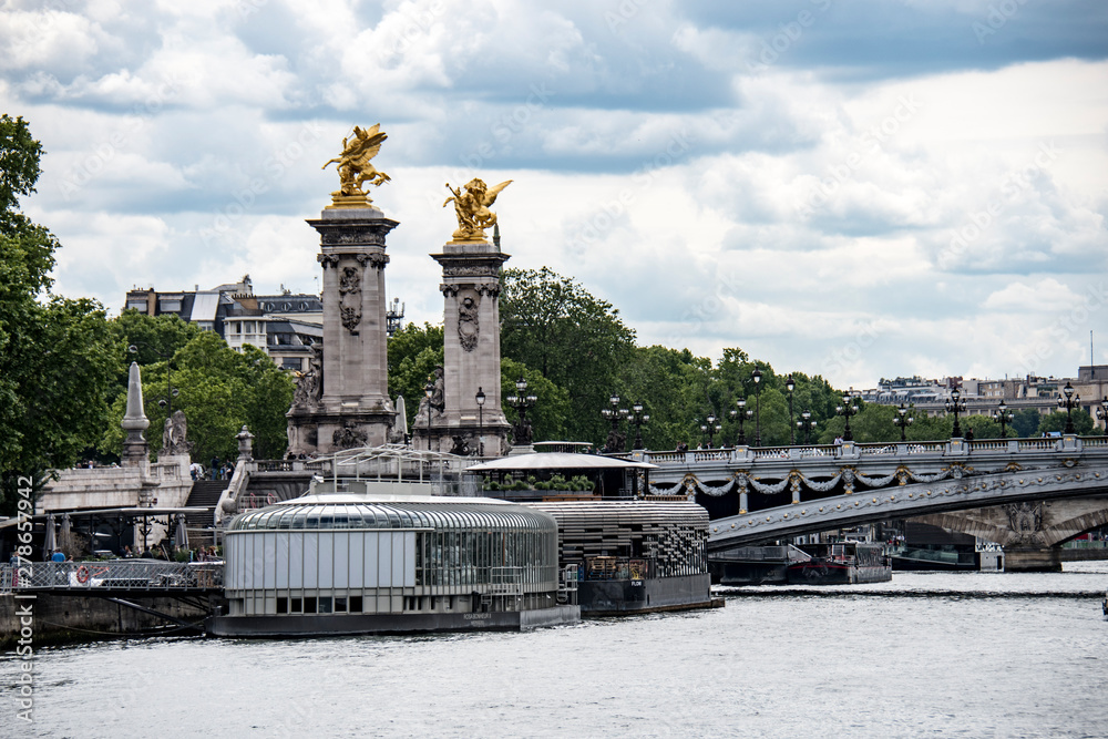 Obraz premium Puente Alexander III,Paris