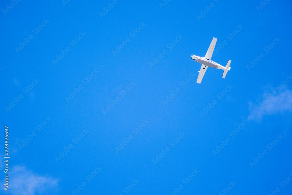 Fototapeta premium Avioneta en el Aire