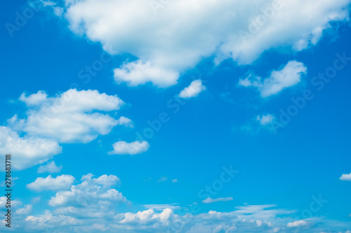 【写真素材】 青空 空 雲 夏の空 背景 背景素材 7月 コピースペース