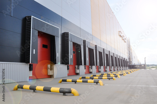 innovative logistic warehouse complex. Excellent solution for storing, sorting and transporting products