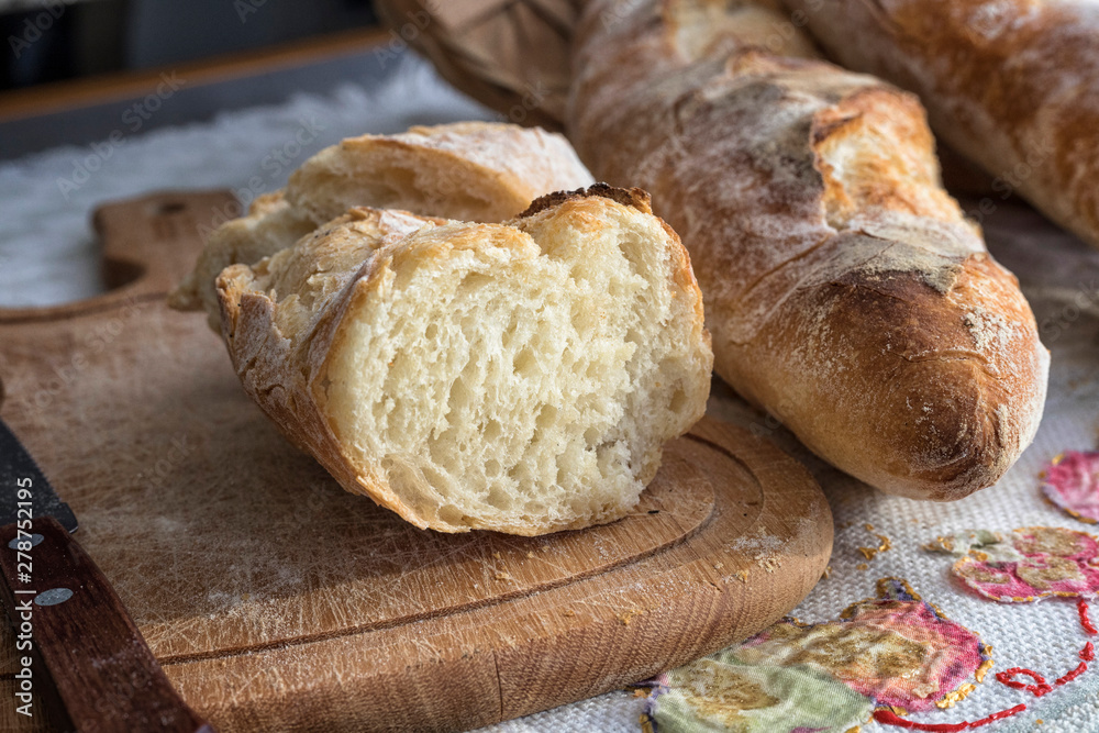 Naklejka premium Bread in a basket