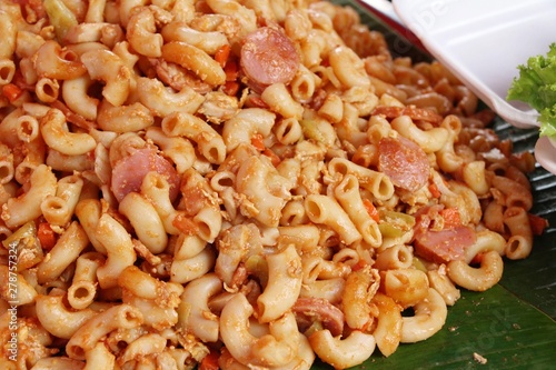 Spaghetti with pork delicious at street food