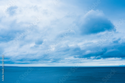 海　イメージ　雲　空 © GARDENS