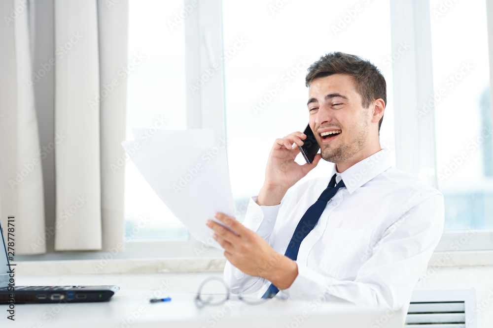 Fototapeta premium businessman talking on the phone