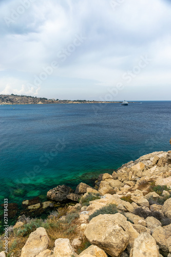 Fototapeta Naklejka Na Ścianę i Meble -  Transparent water along the azure coast of the Mediterranean Sea.