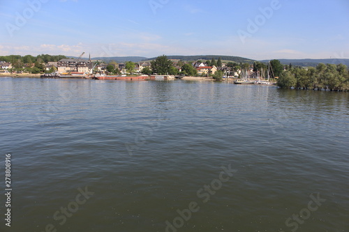 View on Walluf from Rhine river