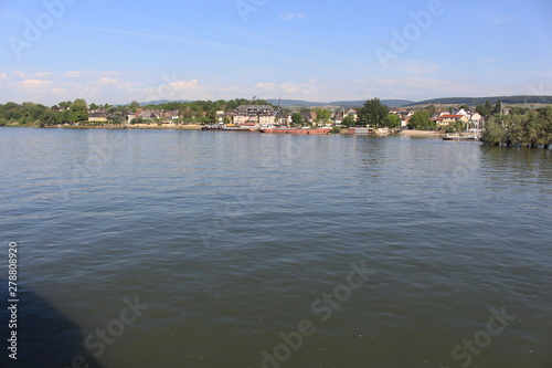 View on Walluf from Rhine river