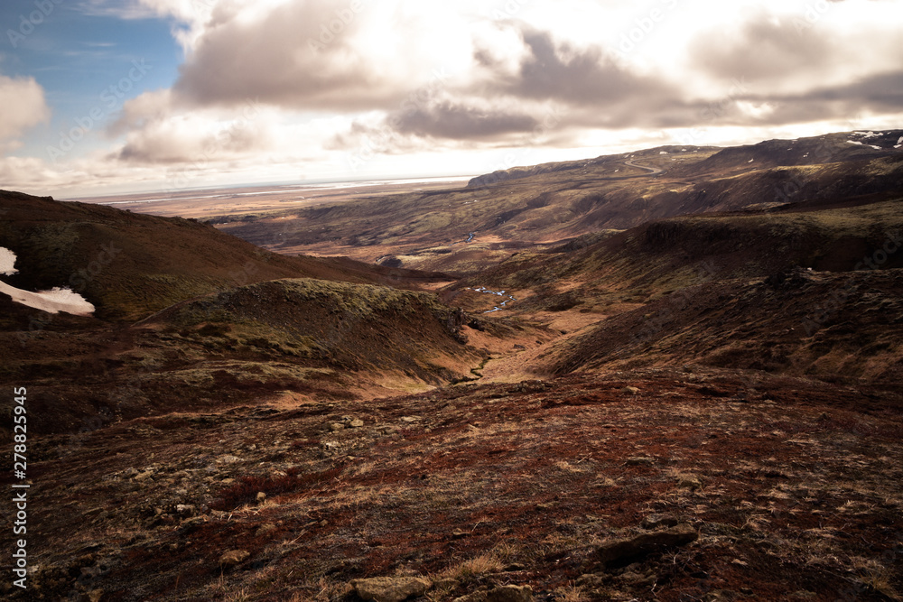 Obraz premium Endless view in the Islantic mountains
