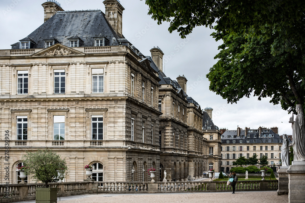 Obraz premium Senado en el palacio de los Jardines de Luxembourg, París