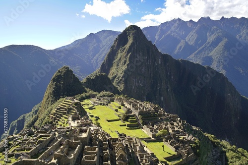 Obraz na płótnie Machu Picchu ruin in the Andes Mountains, Peru w salonie