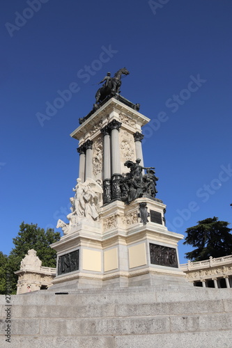 Monument à Alphonse XII, parc du Retiro à Madrid, Espagne © Atlantis