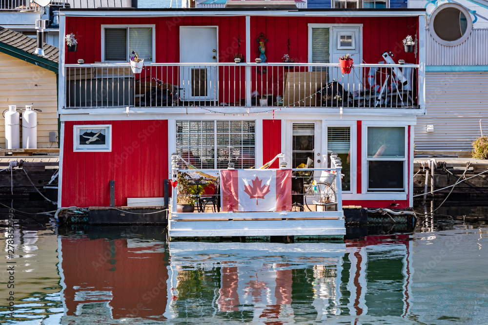 Float Home/ floating house on the waterfront at Fishermans Wharf in