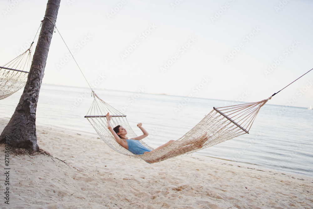 Naklejka premium man on the beach