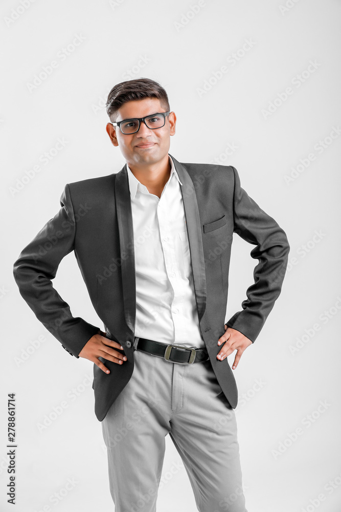 Fototapeta premium yong indian business man in eyeglasses