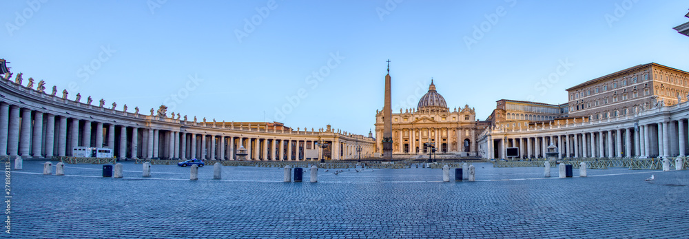 Panoramic of St. Peter's Square in Vatican City at dawn - Rome, Italy. - obrazy, fototapety, plakaty 
