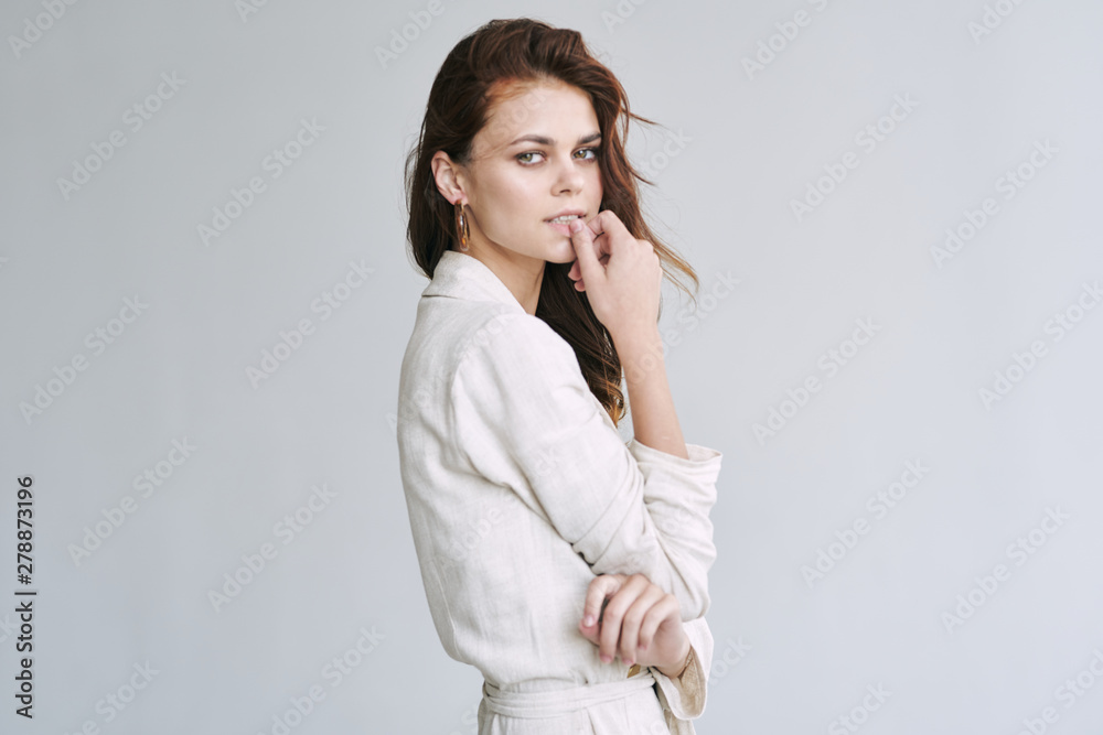business woman talking on the phone business woman talking on the phone