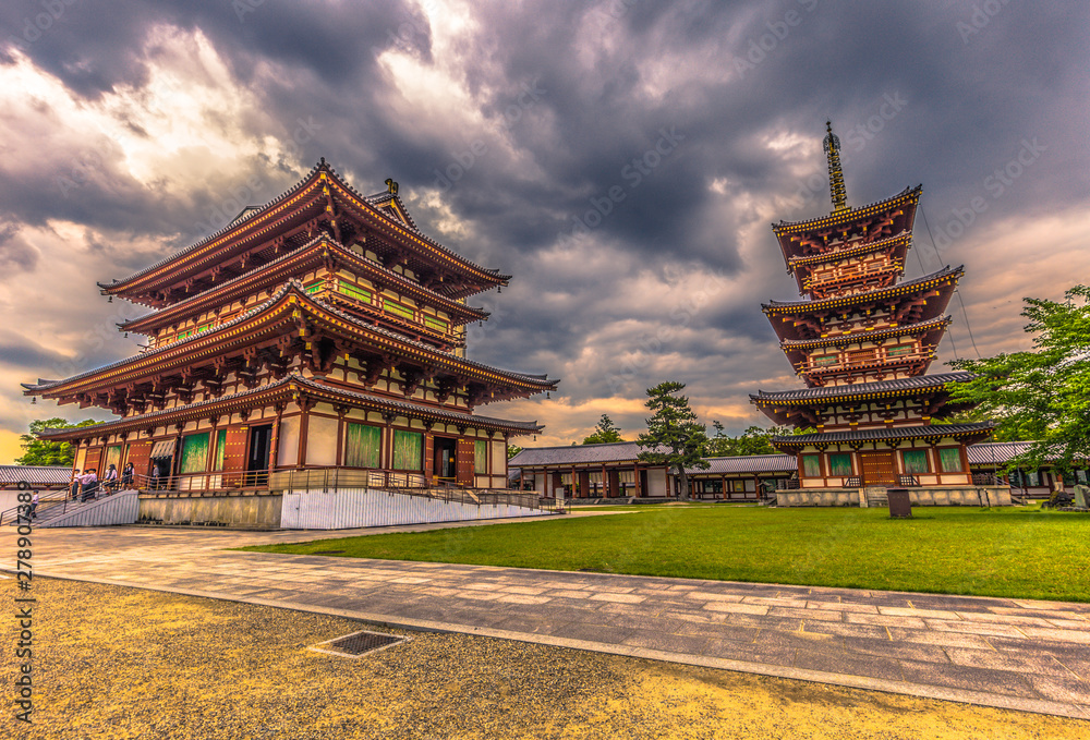 Obraz premium Nara - May 31, 2019: The Yakushi-Ji, temple in Nara, Japan