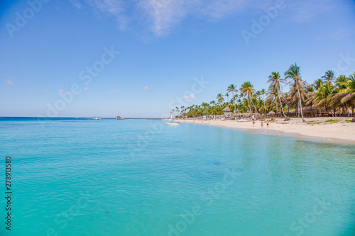 Fototapeta Naklejka Na Ścianę i Meble -  White sandy tropical beach on Dominican Rebublic 