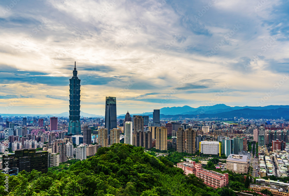 Fototapeta premium cityscape of Taipei, Taiwan