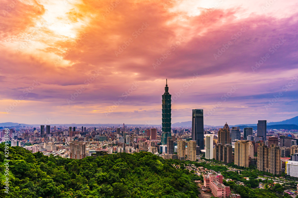 Fototapeta premium cityscape of Taipei, Taiwan