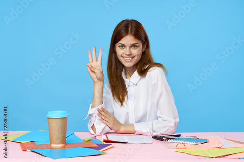 girl drawing with color pencils