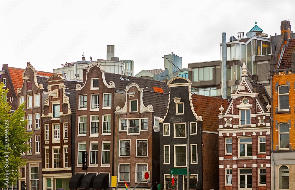 Obraz premium Traditional Old Buildings in Amsterdam