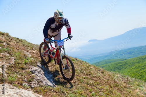 Fototapeta Naklejka Na Ścianę i Meble -  Mountain biker