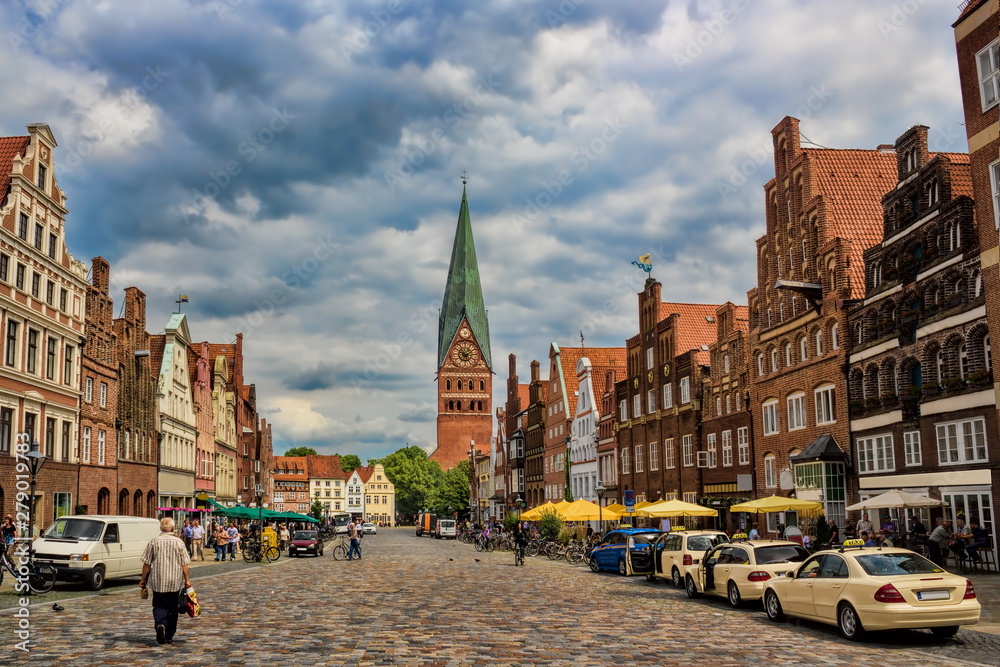historische-altstadt-in-l-neburg-deutschland-stock-photo-adobe-stock