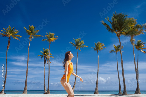 young woman on the beach © SHOTPRIME STUDIO
