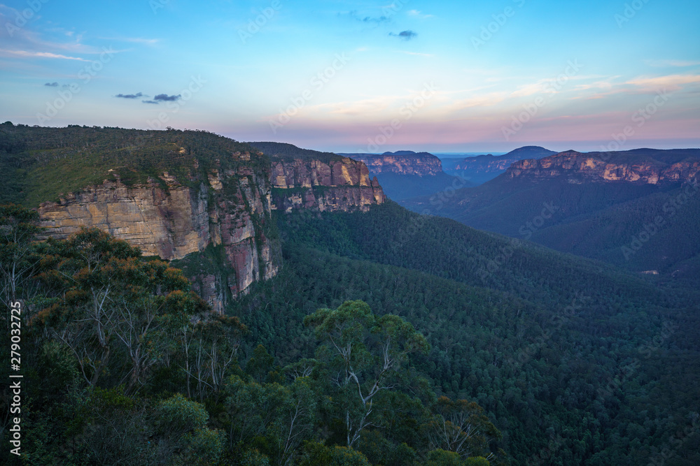 sunset at govetts leap lookout, blue mountains national park, australia 13