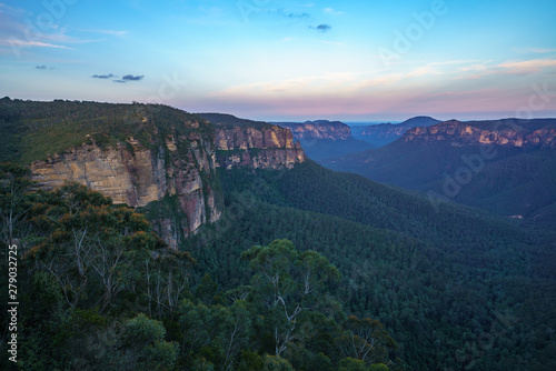 sunset at govetts leap lookout, blue mountains national park, australia 13