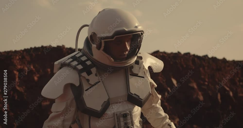 Two astronauts on Mars