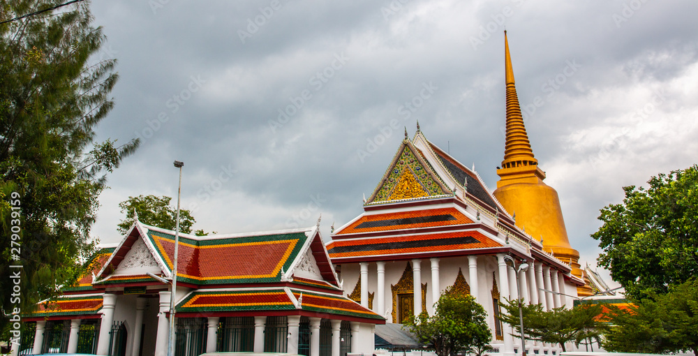 Naklejka premium Wat Somanasrajavaravihara, view of the temple, Thailand