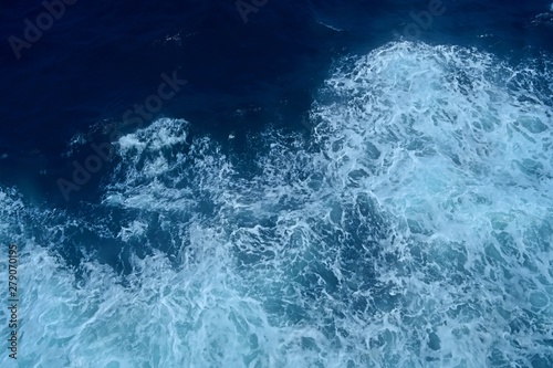 Fototapeta Naklejka Na Ścianę i Meble -  船上から見た波の模様