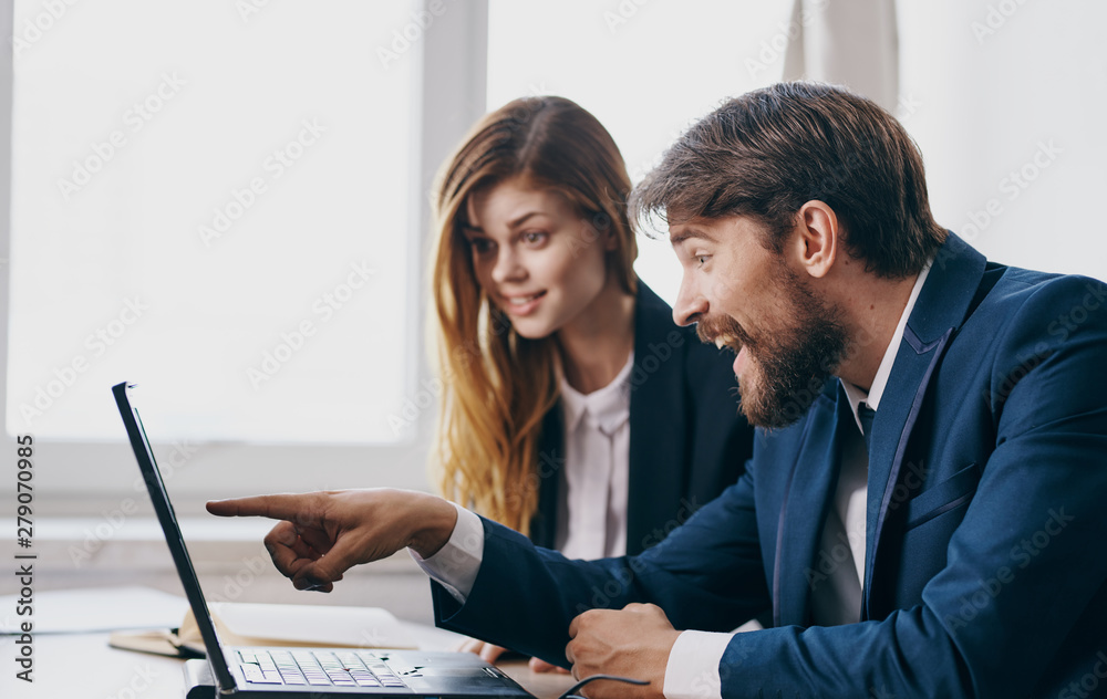 business people working in office business people working in office