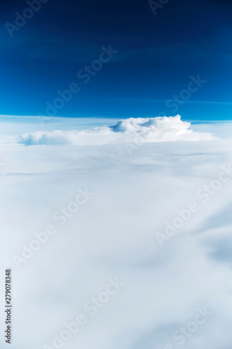 Fototapeta Naklejka Na Ścianę i Meble -  雲の上から見える空の景色