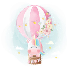 Papier peint photo Chambre de bébé Licorne arc-en-ciel volant avec ballon coloré  © Lorarts