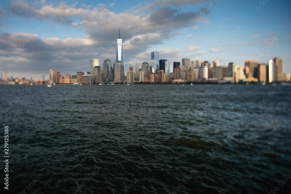 Fototapeta premium A view of Lower Manhattan from Liberty State Park