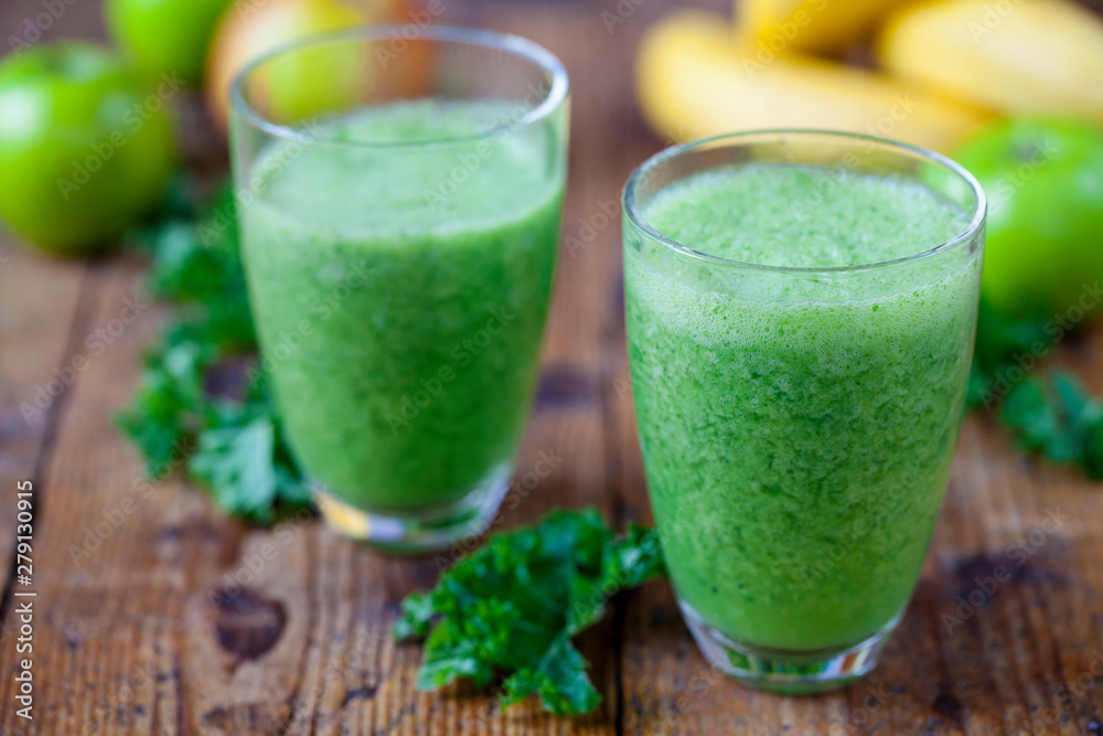 Green smoothie with kale, apples and banana Green smoothie with kale, apples and banana