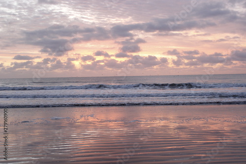 Amanecer en el mar del sur